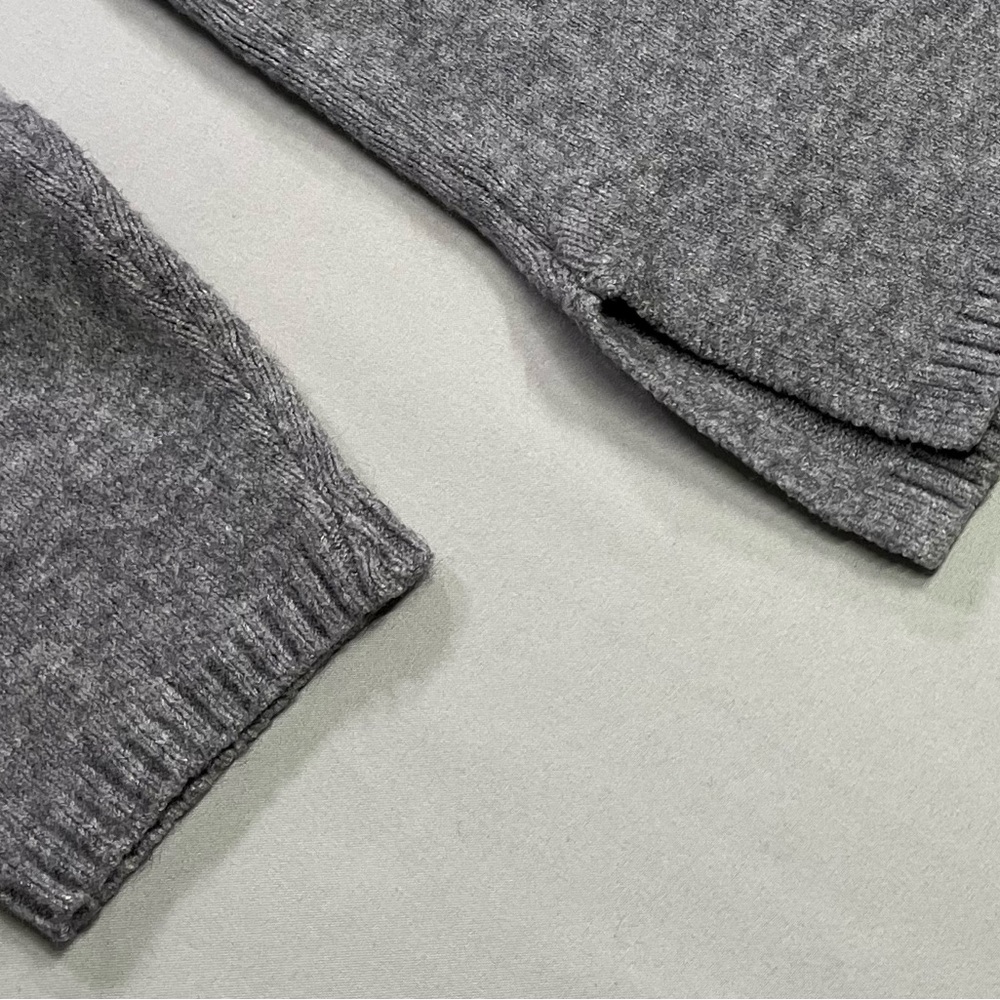 Burberry Women’s Classic Gray Mock Neck  Sweater - Medium - Picture 5 of 8